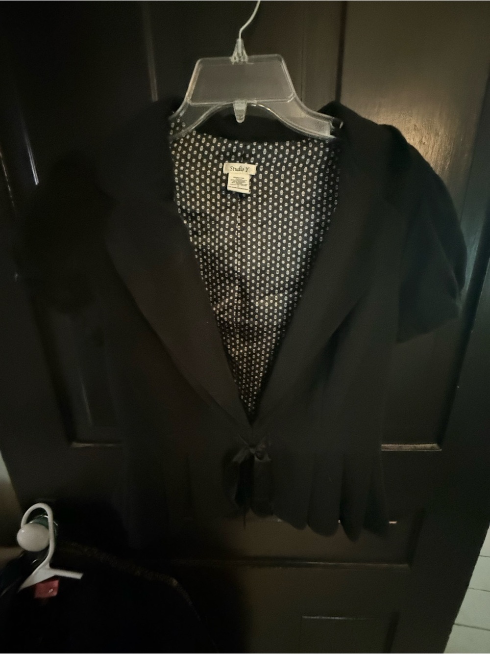 Studio Y Black Sleeveless Blazer - Picture 5 of 5